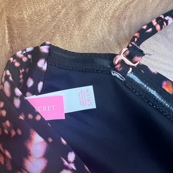 Victoria’s Secret Small Black Galaxy Print Cutout Padded Bikini Top Swim - Picture 12 of 12